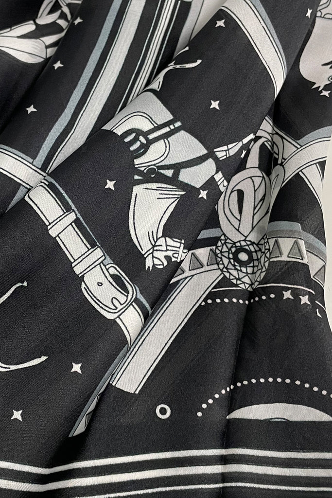 Black Champion Ασπρόμαυρο Φουλάρι με Άλογα